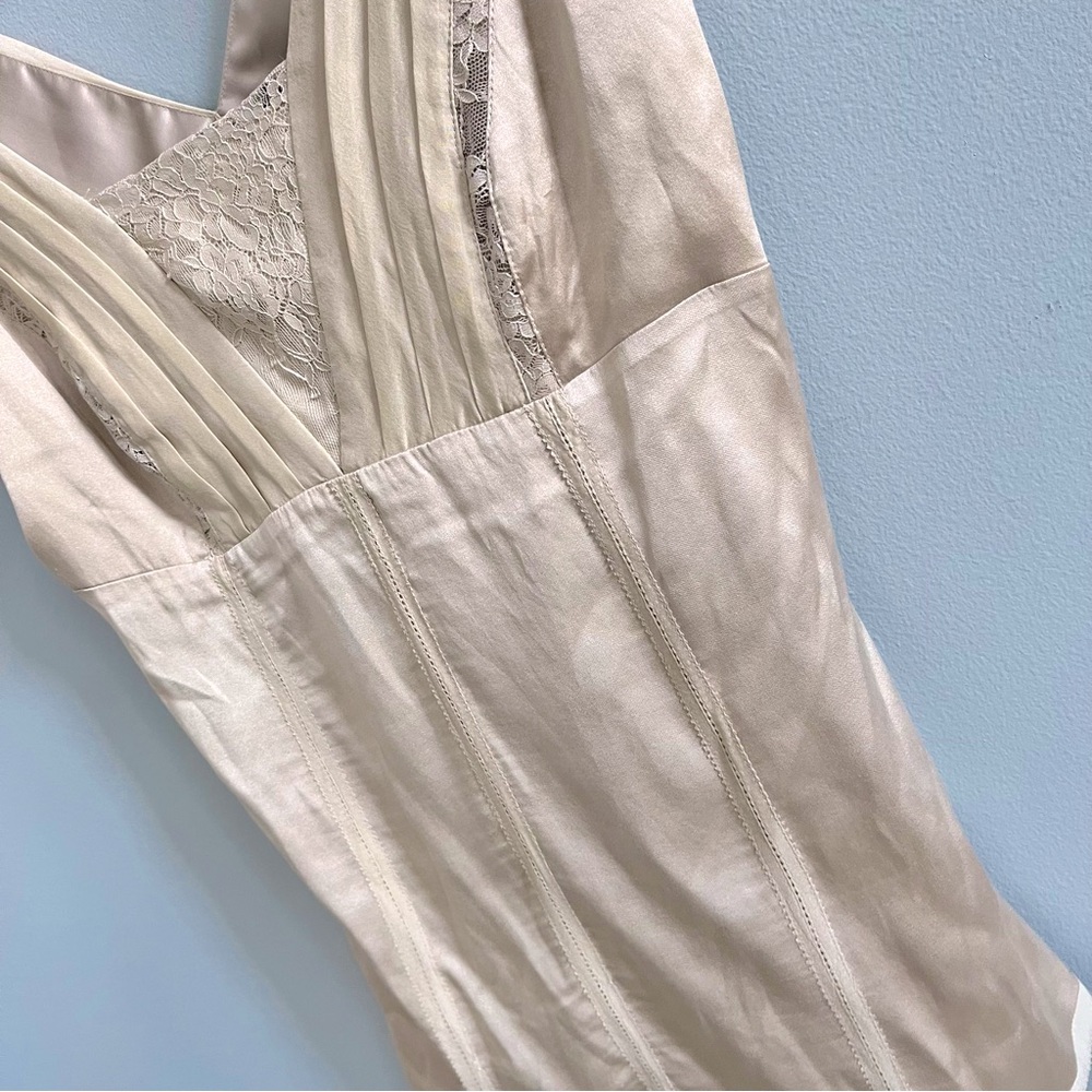 White House Black Market Silk Stretch Timeless V-Neck Tank Size 6 - Picture 4 of 10